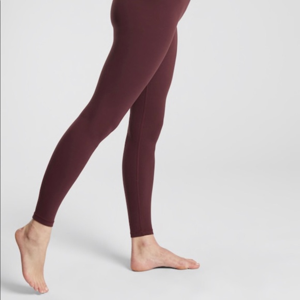 RARE ATHLETA MAROON LEGGINGS